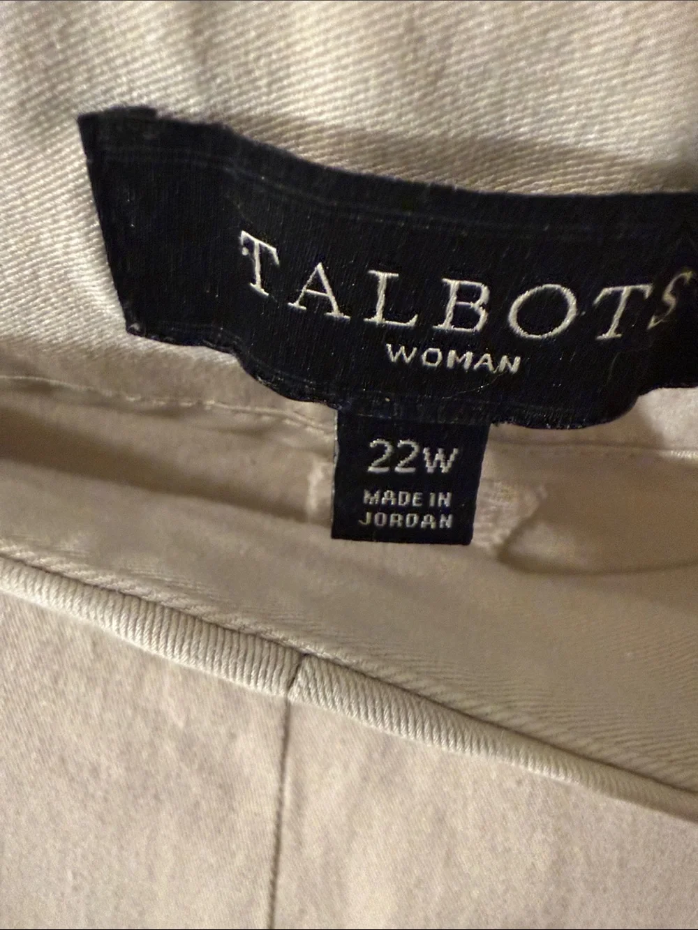Talbots Woman Light Beige Chinos with side zip Sz 22W excellent condition